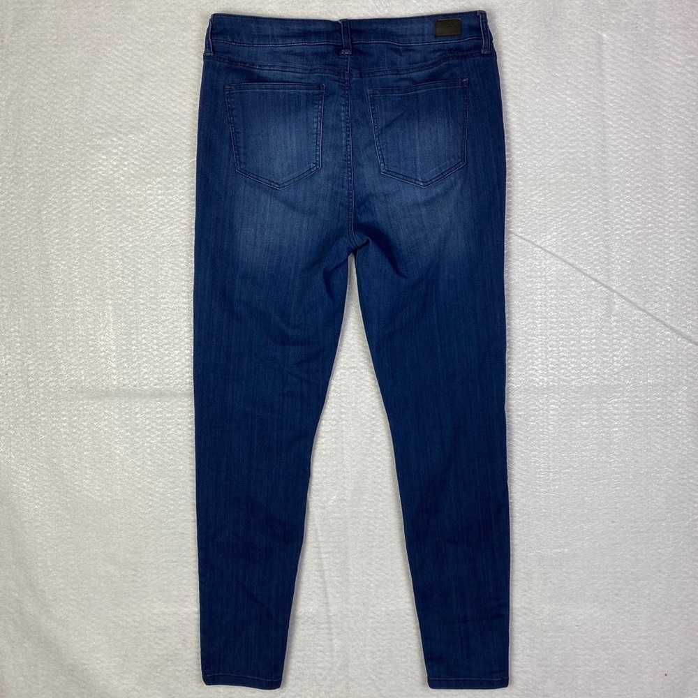Truth & Theory Dark Wash Denim Stretchy Skinny Leg - Picture 6 of 9